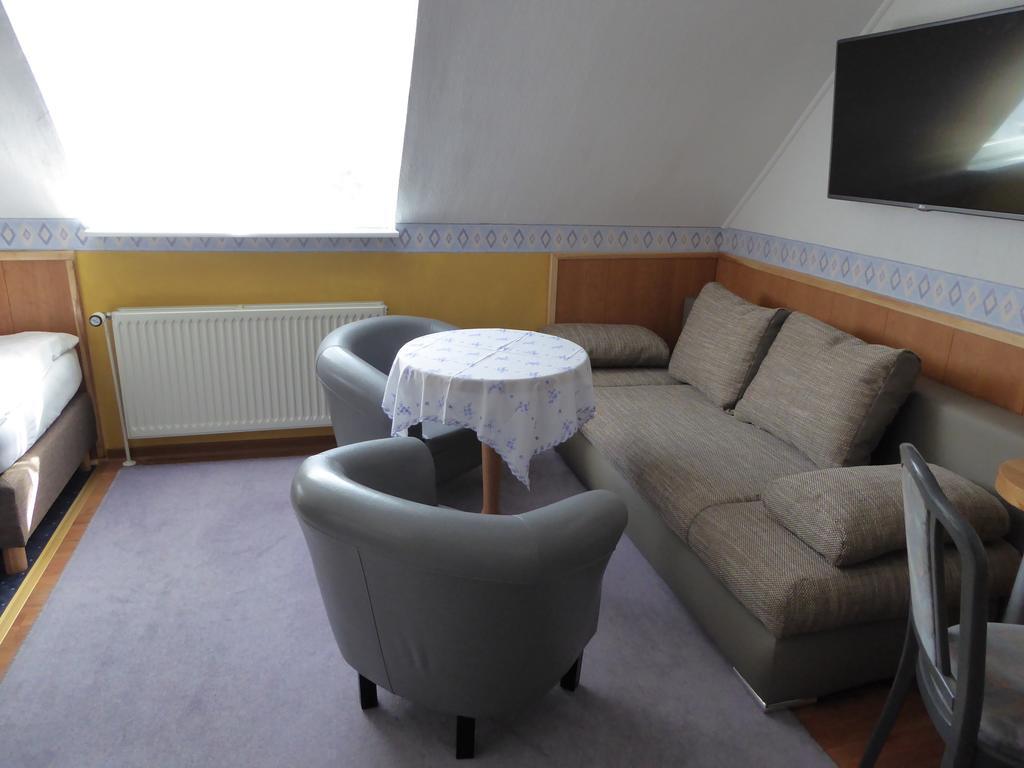 Landhotel Auerose Garni Neu Kosenow Esterno foto